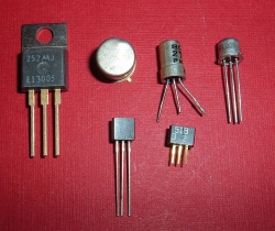 Item-Transitor 250px-Transistor.jpg