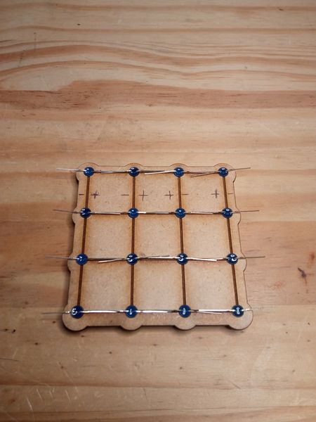 Fichier:Cube LED 4x4x4 IMG 20250613 135951.jpg