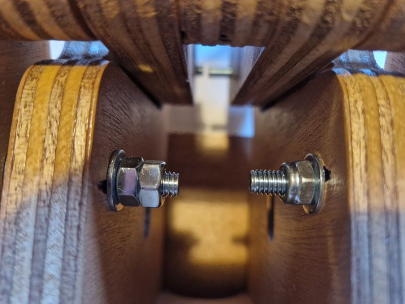 Fabriquer une base de lancement pour des fus es eau 7- crou frein vs double crou.jpg