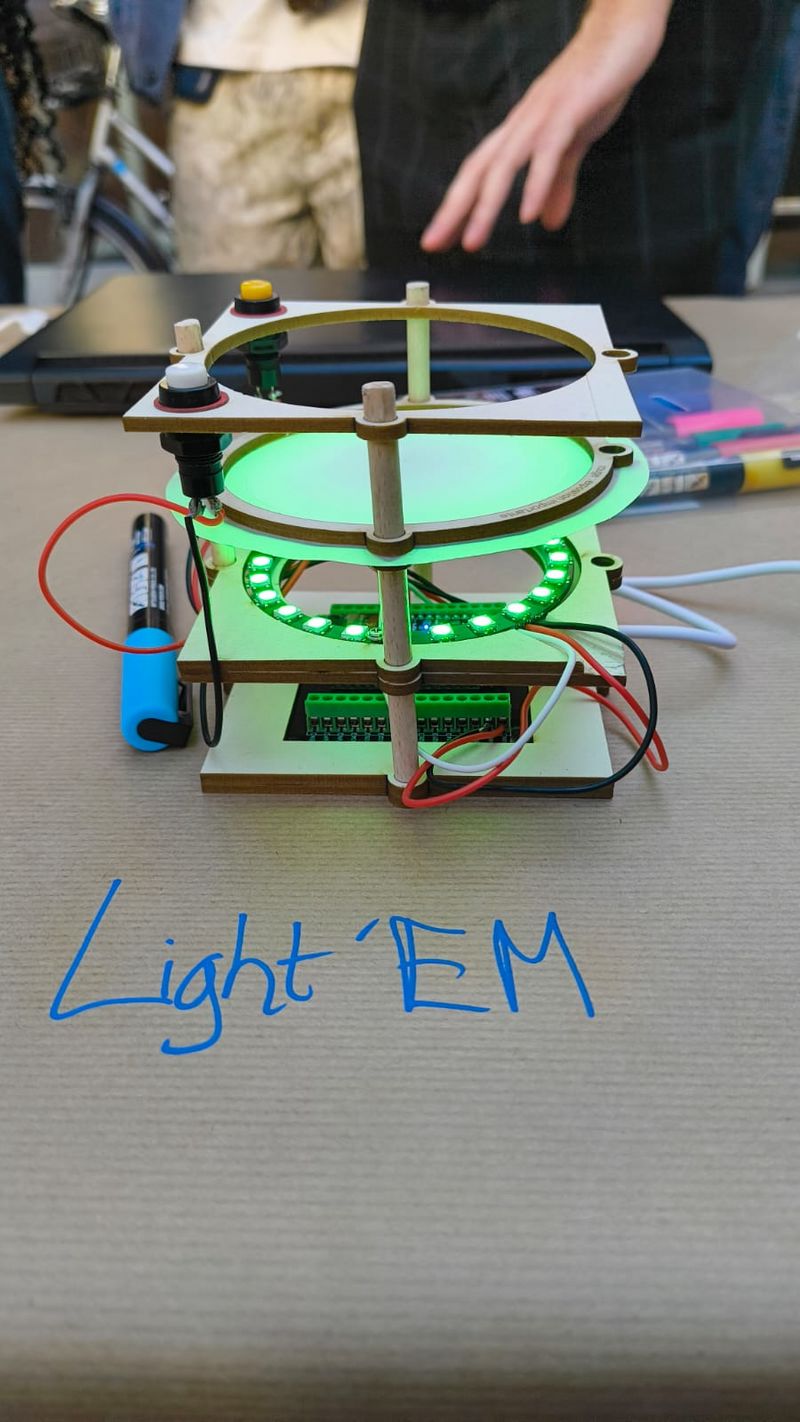 EM LIGHT 70dc698e-6444-467a-ad84-5f2b0a65bbd9.jpeg