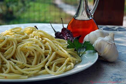 Item-Spaghetti 420px-Spaghetti di Gragnano e colatura di alici.jpg